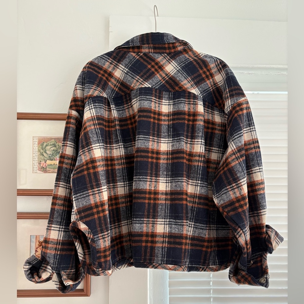 Plaid Flannel Cropped Shacket Jacket - Picture 8 of 8